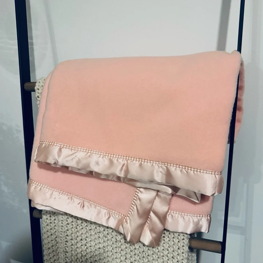Baby Chatham  Pink  100% Wool Blanket W/ Trim Made  41” x 60”